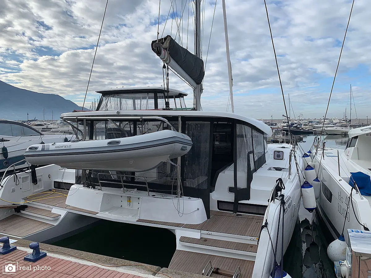 Lagoon 42