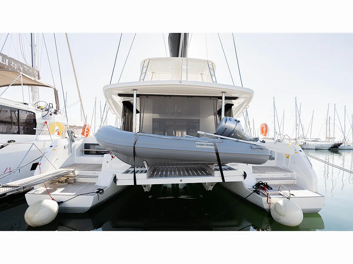 Lagoon 50 (6 cabs) -  Skippered