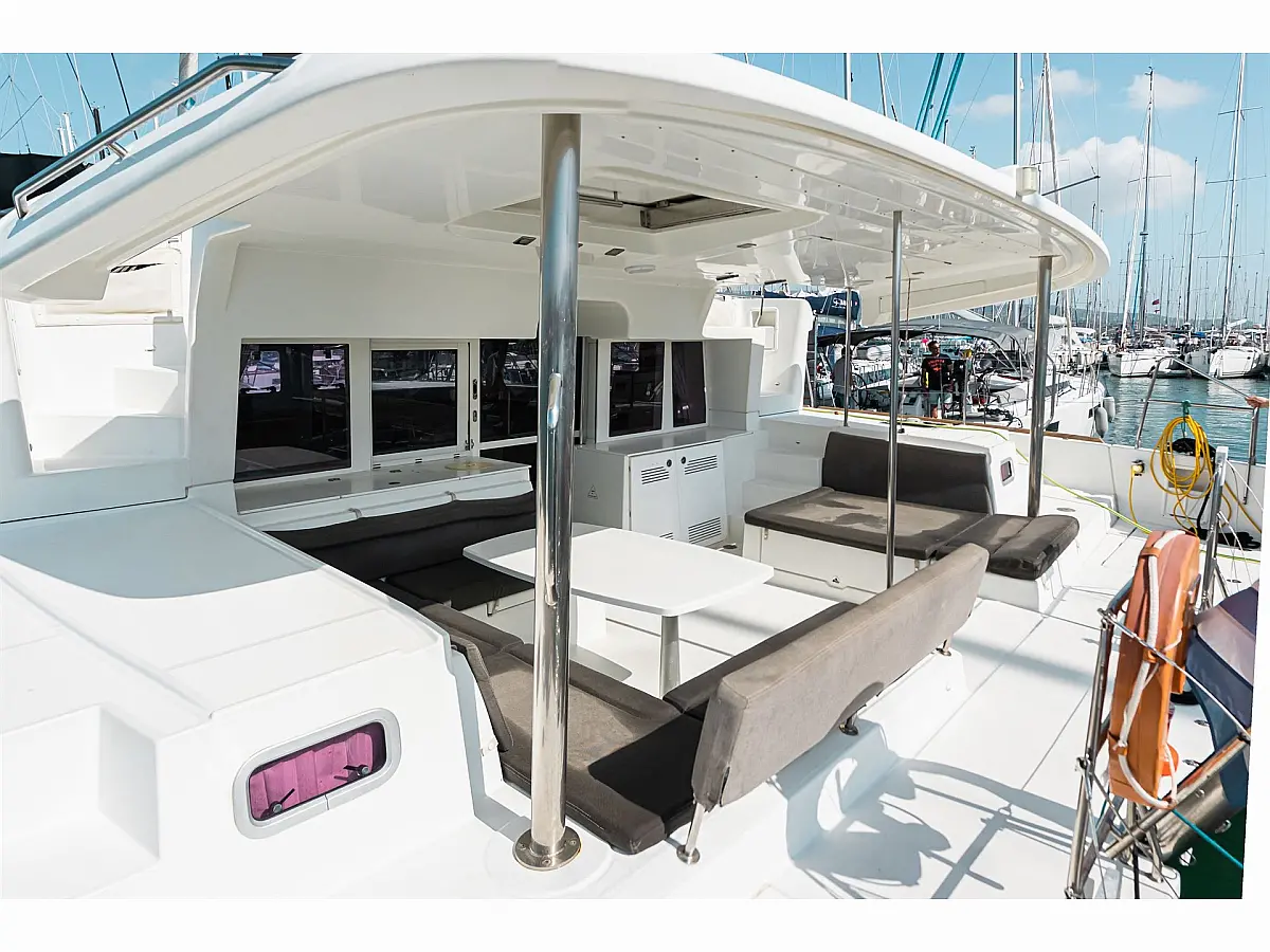 Lagoon 450  Flybridge