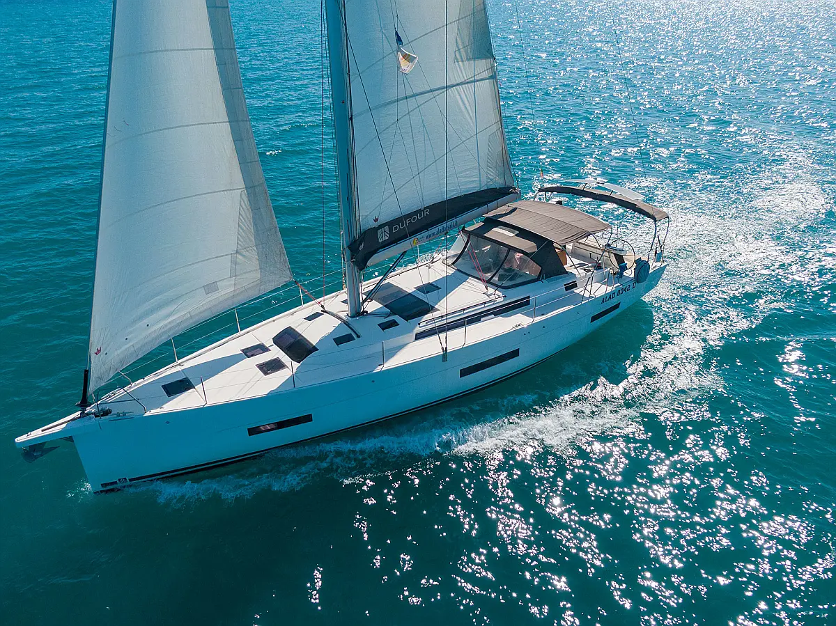 Dufour 530