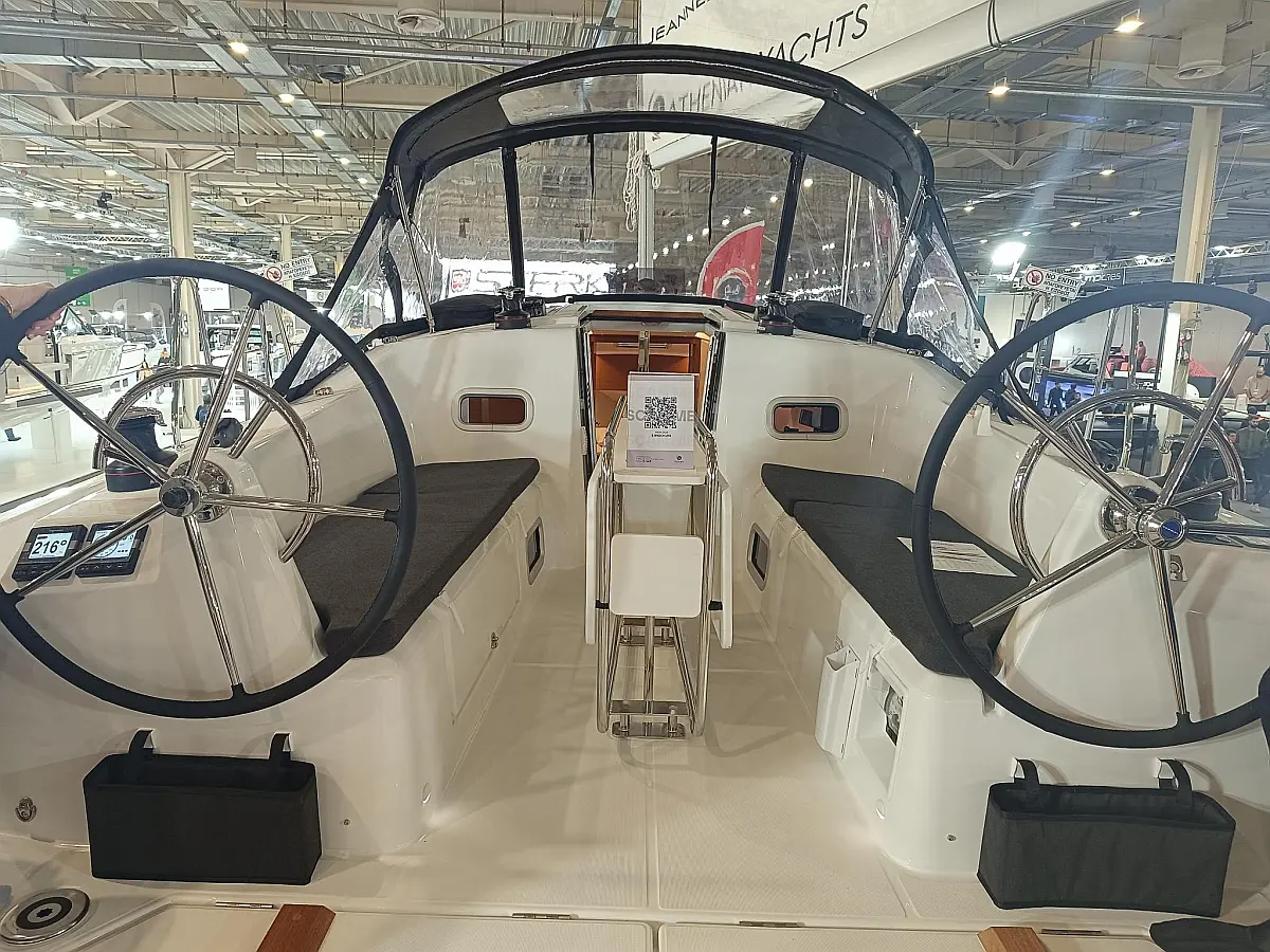 Sun Odyssey 350