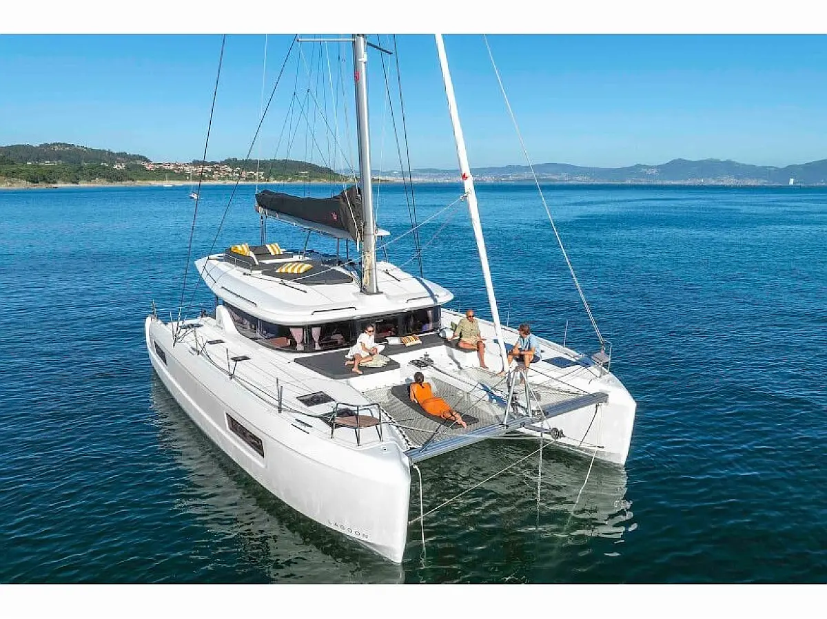Lagoon 43
