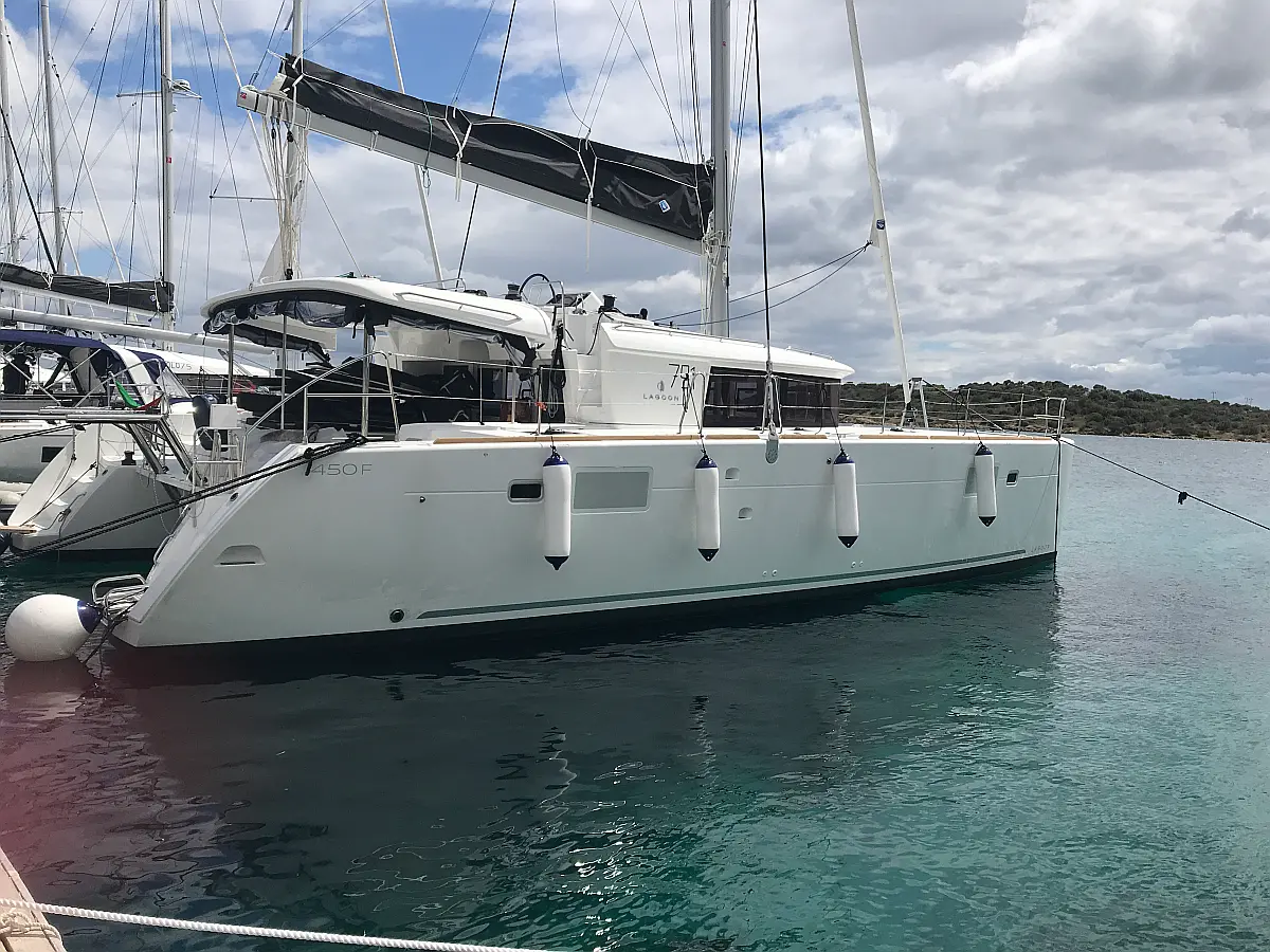 Lagoon 450F 