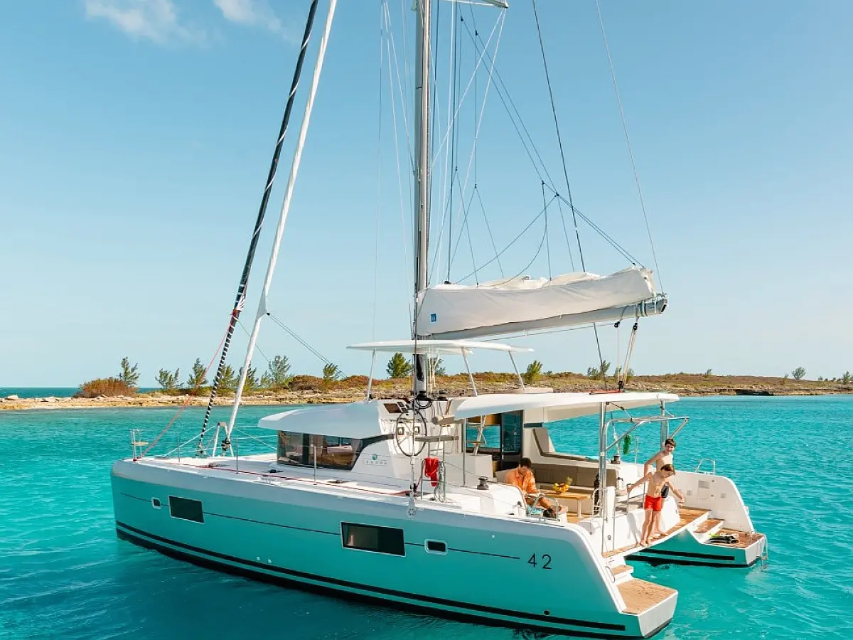 Lagoon 42