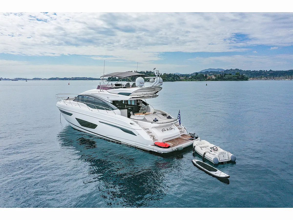 Princess S65 Sport Flybridge