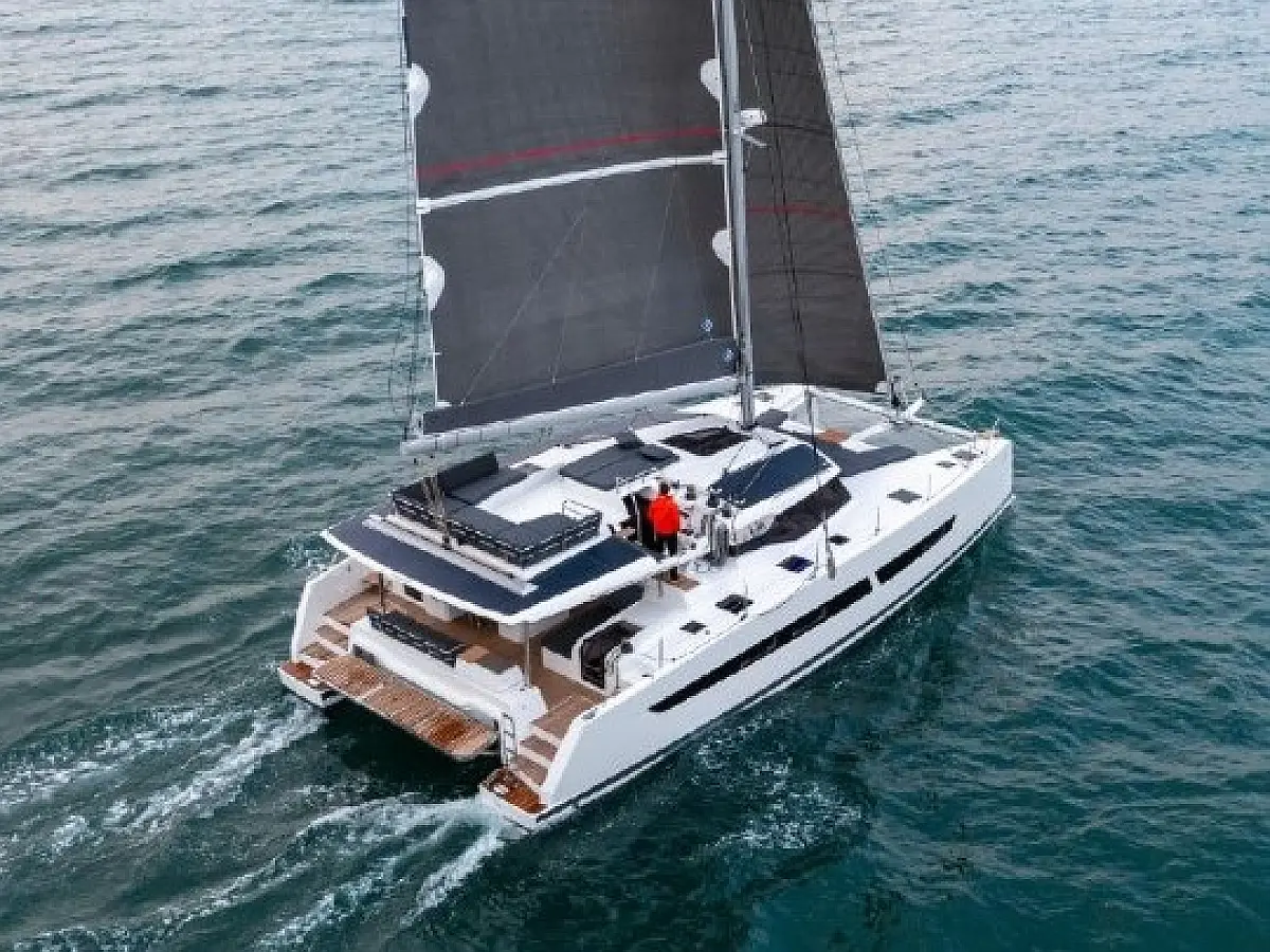 FOUNTAINE PAJOT AURA 51 (5 Cabinas)