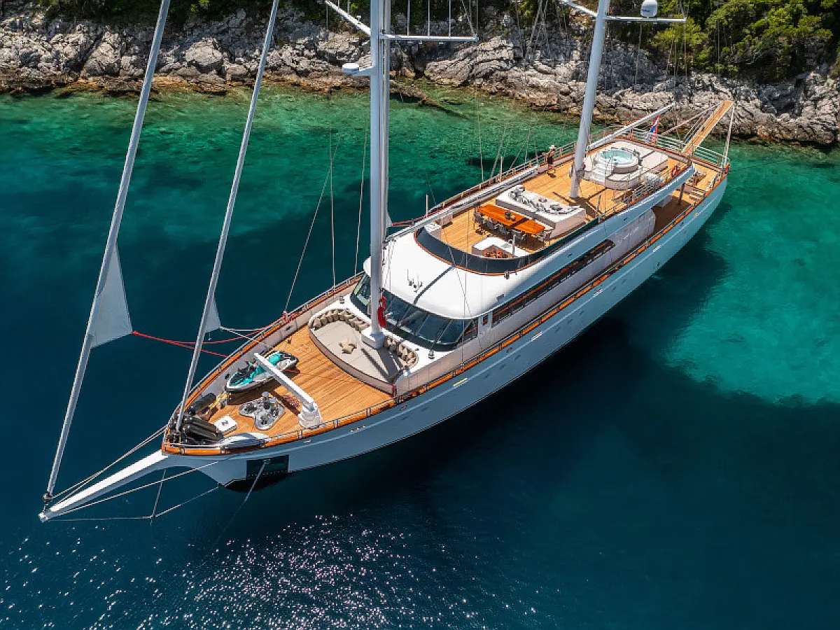 Sailing Yacht Love Story
