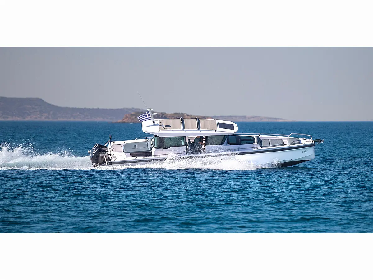 Axopar 37 XC Cross Cabin (2 cabins)