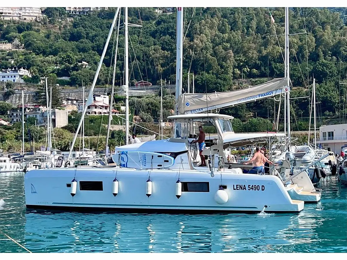 Lagoon 42 