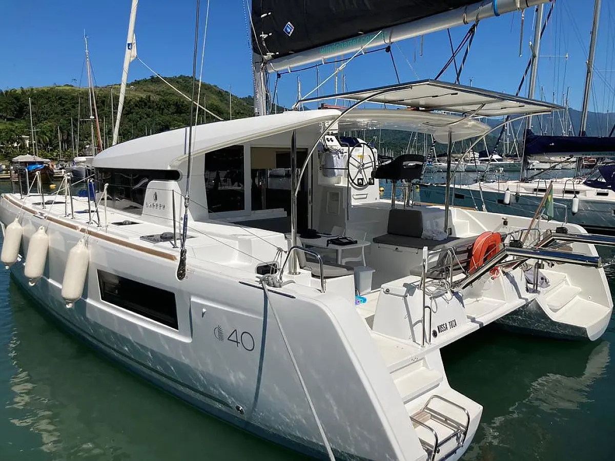 Lagoon 40