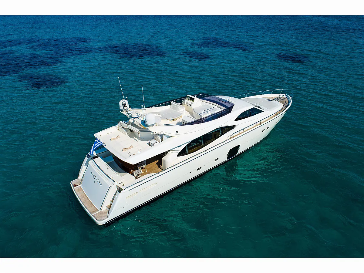 Ferretti 780