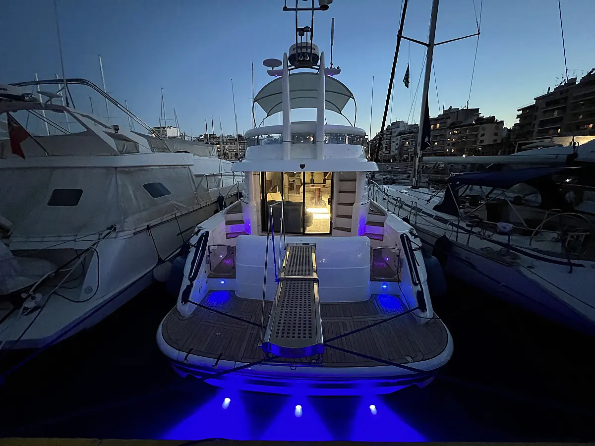 Fairline Squadron 52