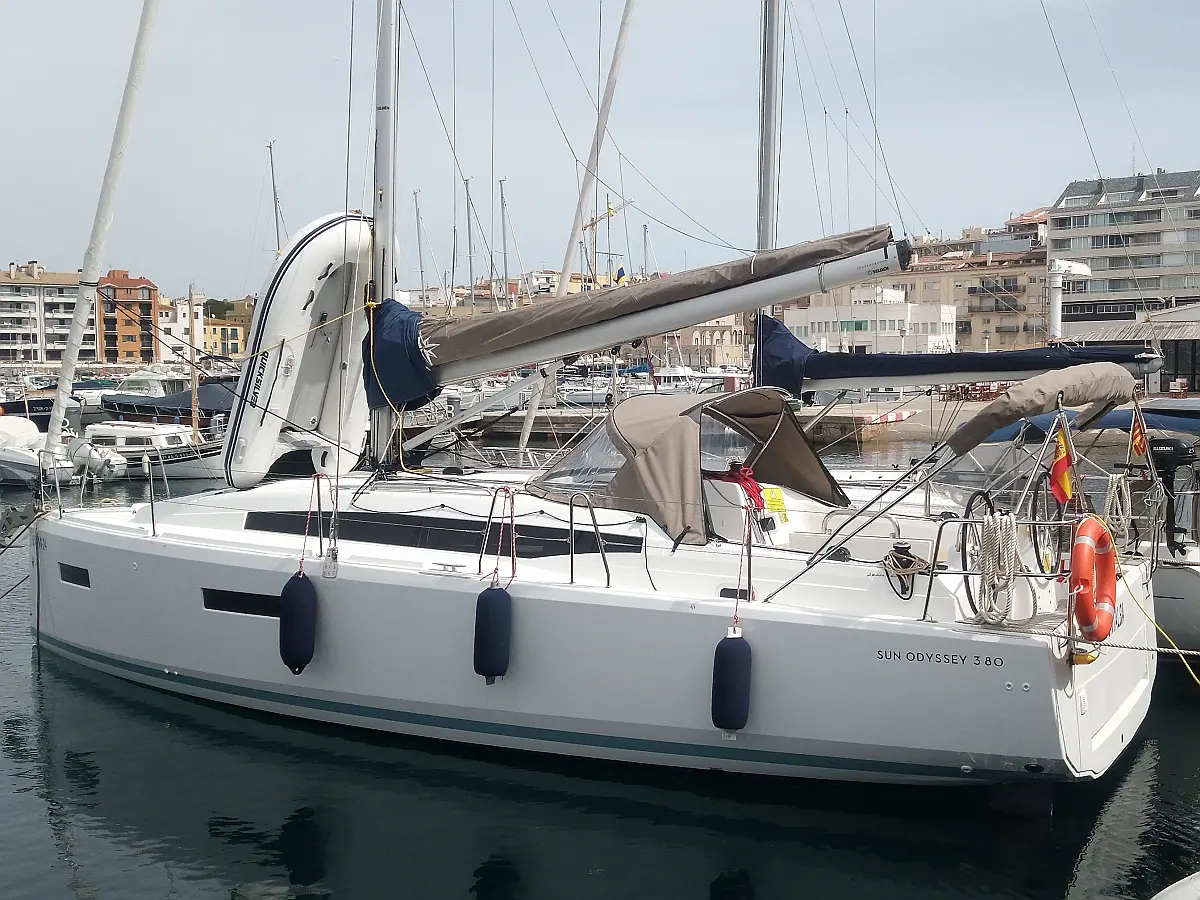 Sun Odyssey 380