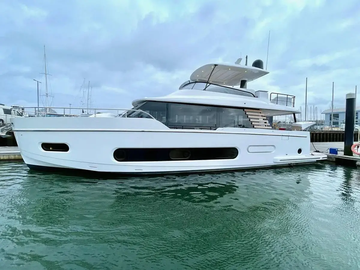 Azimut Magellano 60