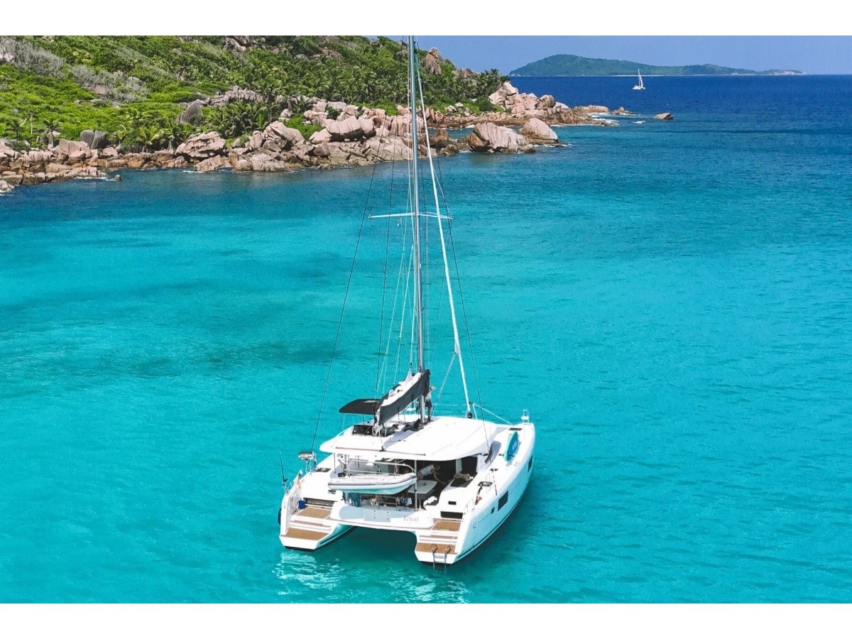 Lagoon 42 Owner