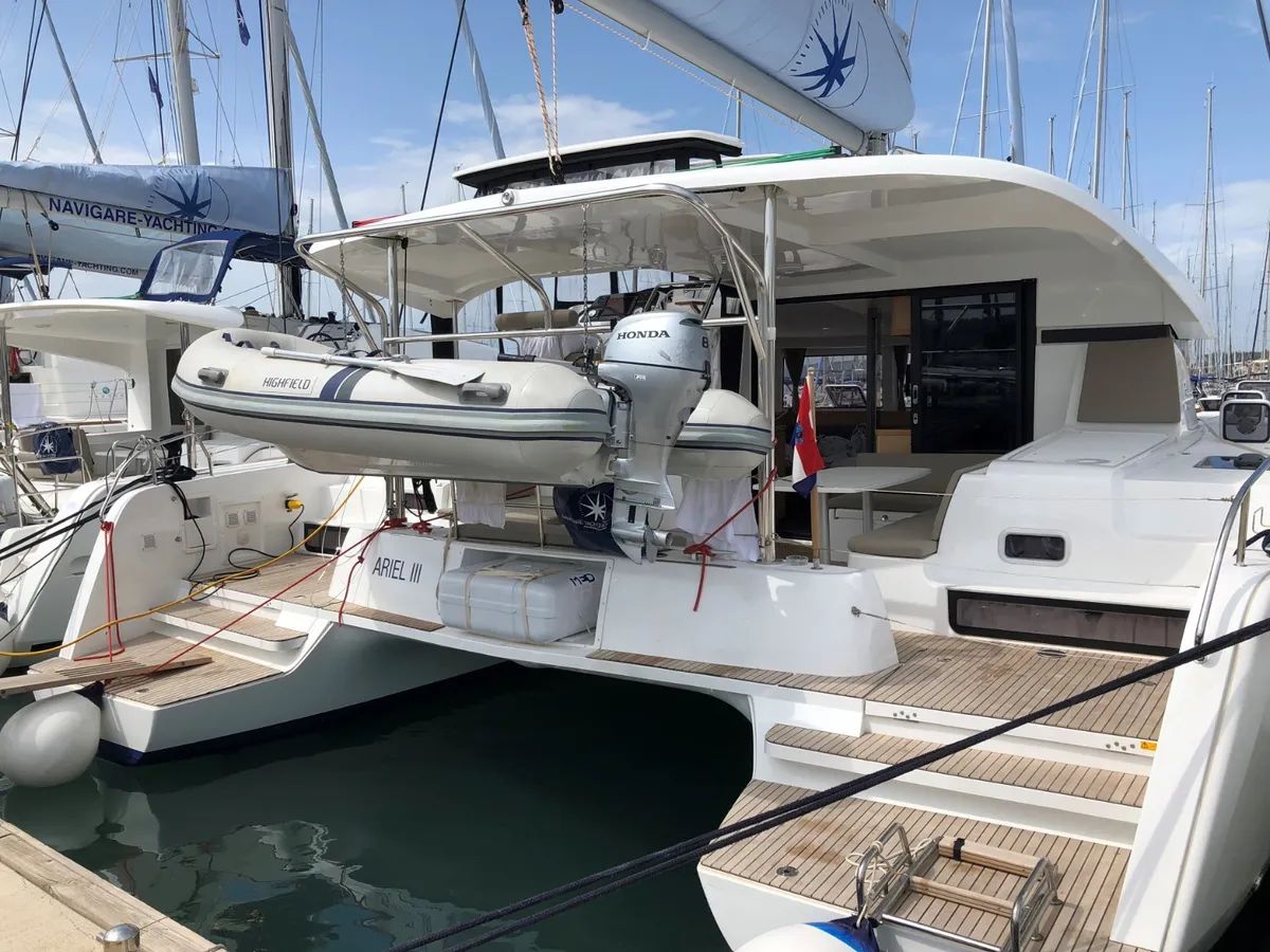 Lagoon 42