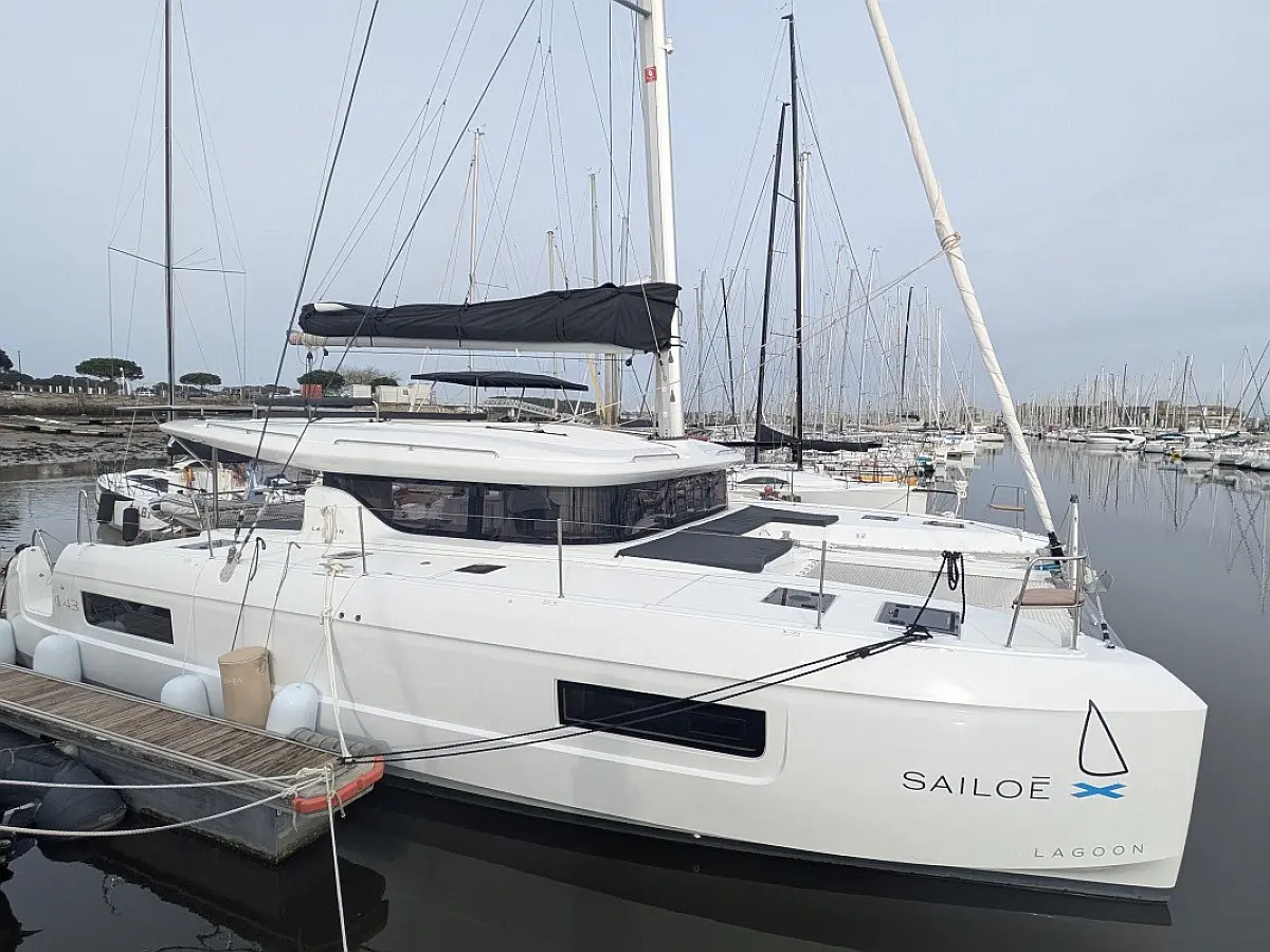 Lagoon 43