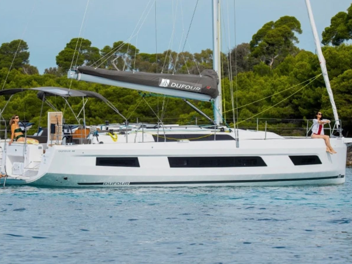 Dufour 44-4 cabins