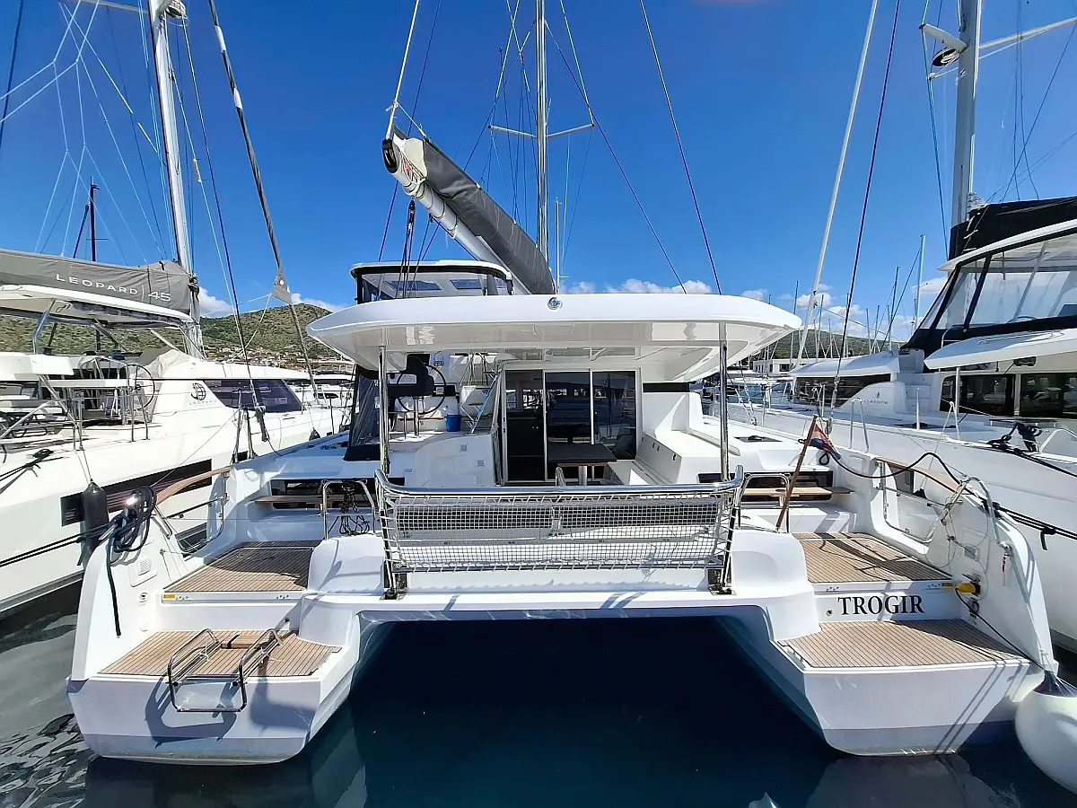 Lagoon 43