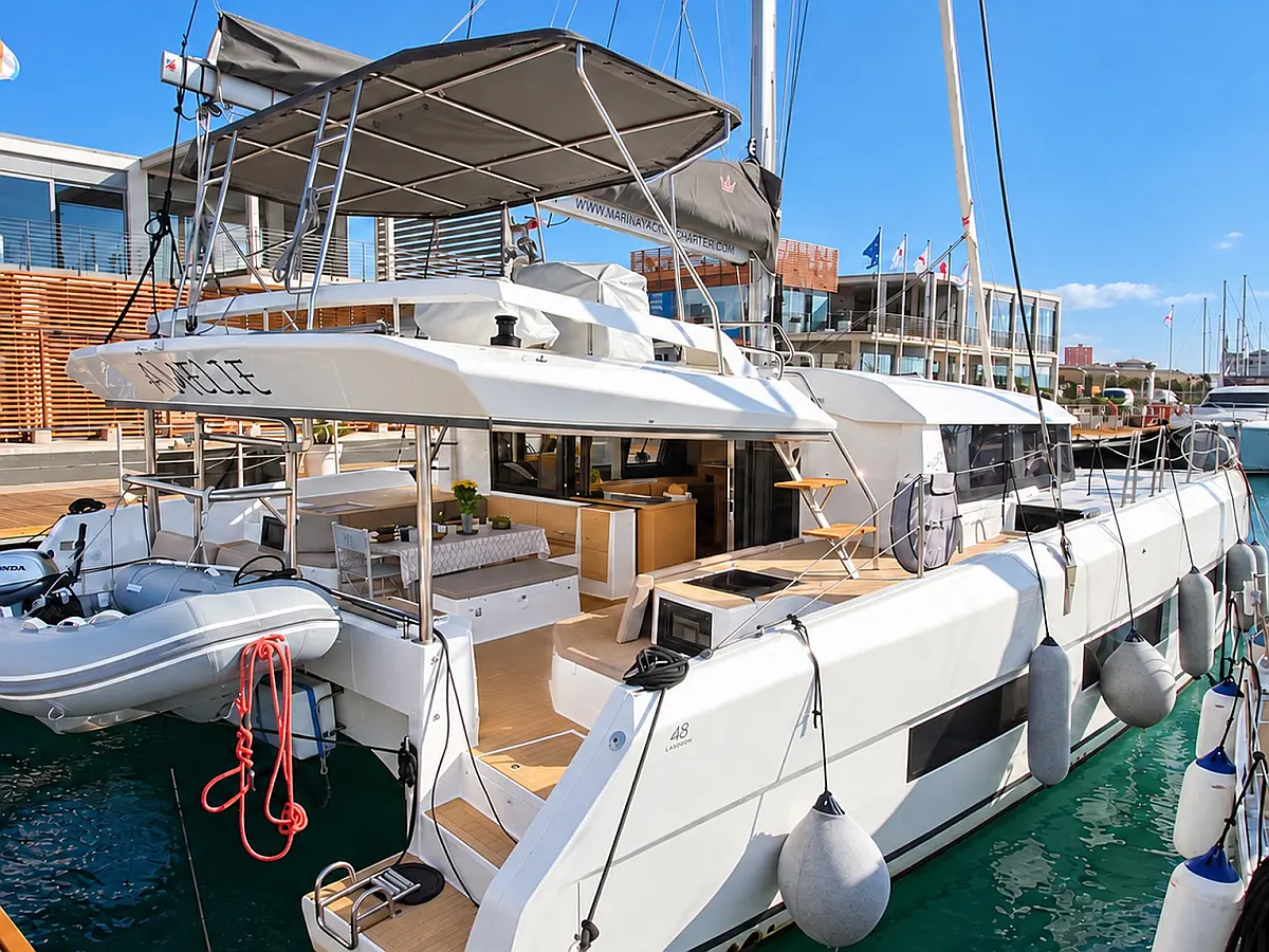 Dufour Catamaran 48 5c+5h
