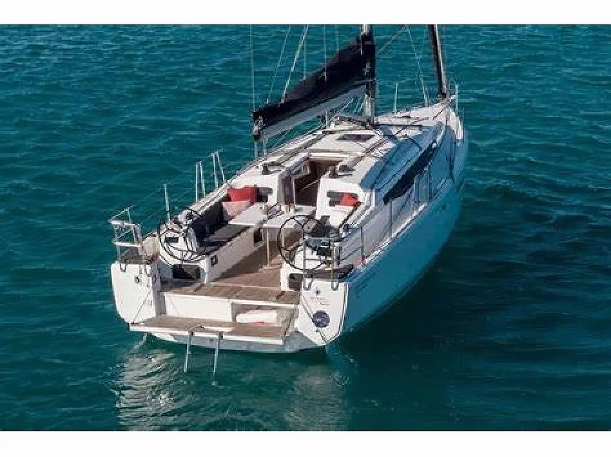 Sun Odyssey 380