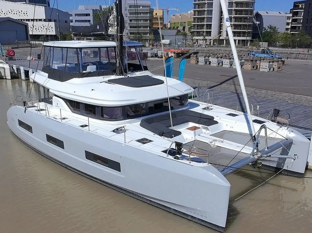Lagoon 55