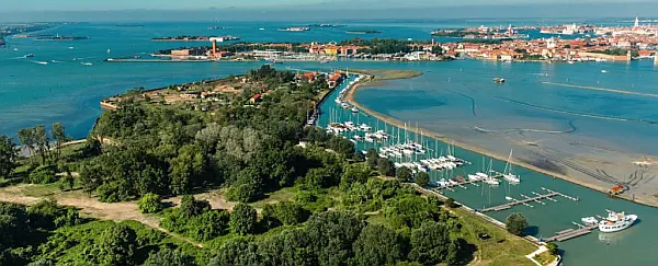 Vento di Venezia Certosa marine